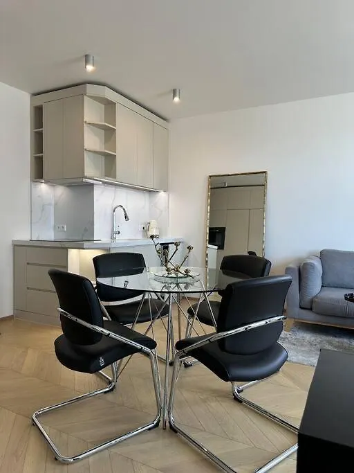 Luxe Apartment Near The Airport Prague